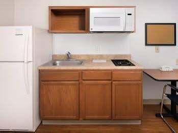 Отель Value Place Cleveland Oh Экстерьер фото